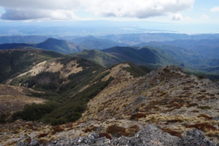 Trešā diena. Skats no Starveal kalna. Tālumā Abel Tasman līcis un Nelsona.